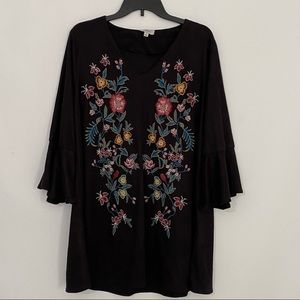 Umgee Medium Floral Embroidered bell sleeves Boho 3/4 sleeves suede like Goth